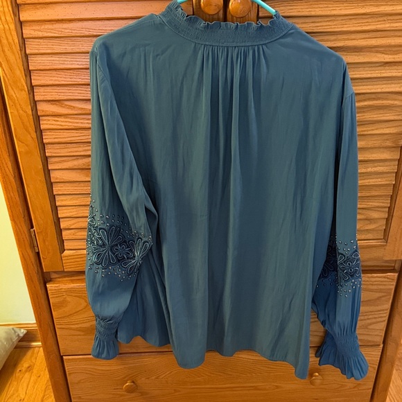 Chico's Blue Embellished Sleeve Blouse Size 3 (XL) - Picture 6 of 8